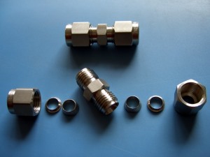 雙卡直通中間接頭